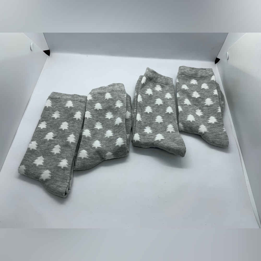 (4) Gray Tree Pattern Socks - image 2
